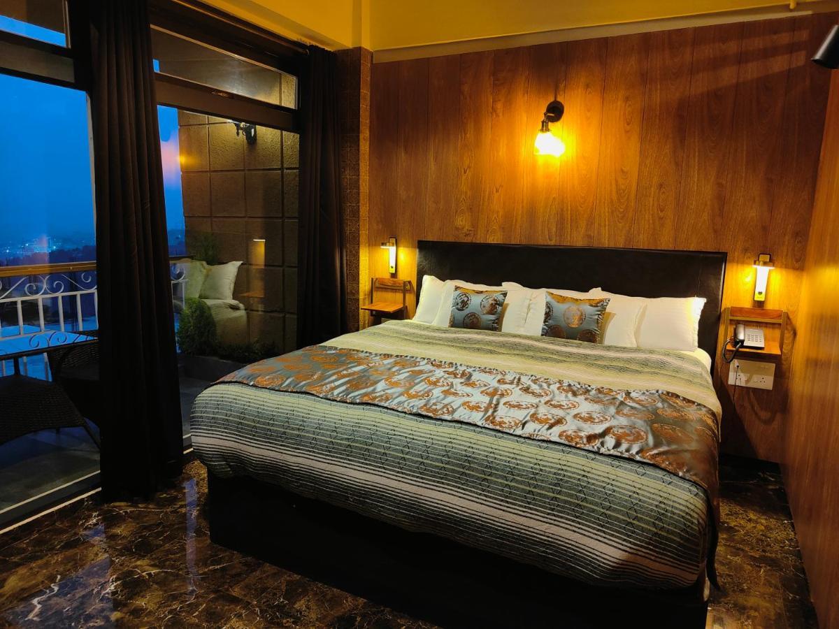 Hotel Acropolis Шиллонг Экстерьер фото