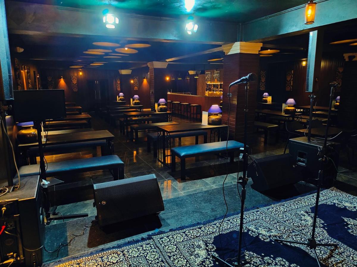 Hotel Acropolis Шиллонг Экстерьер фото