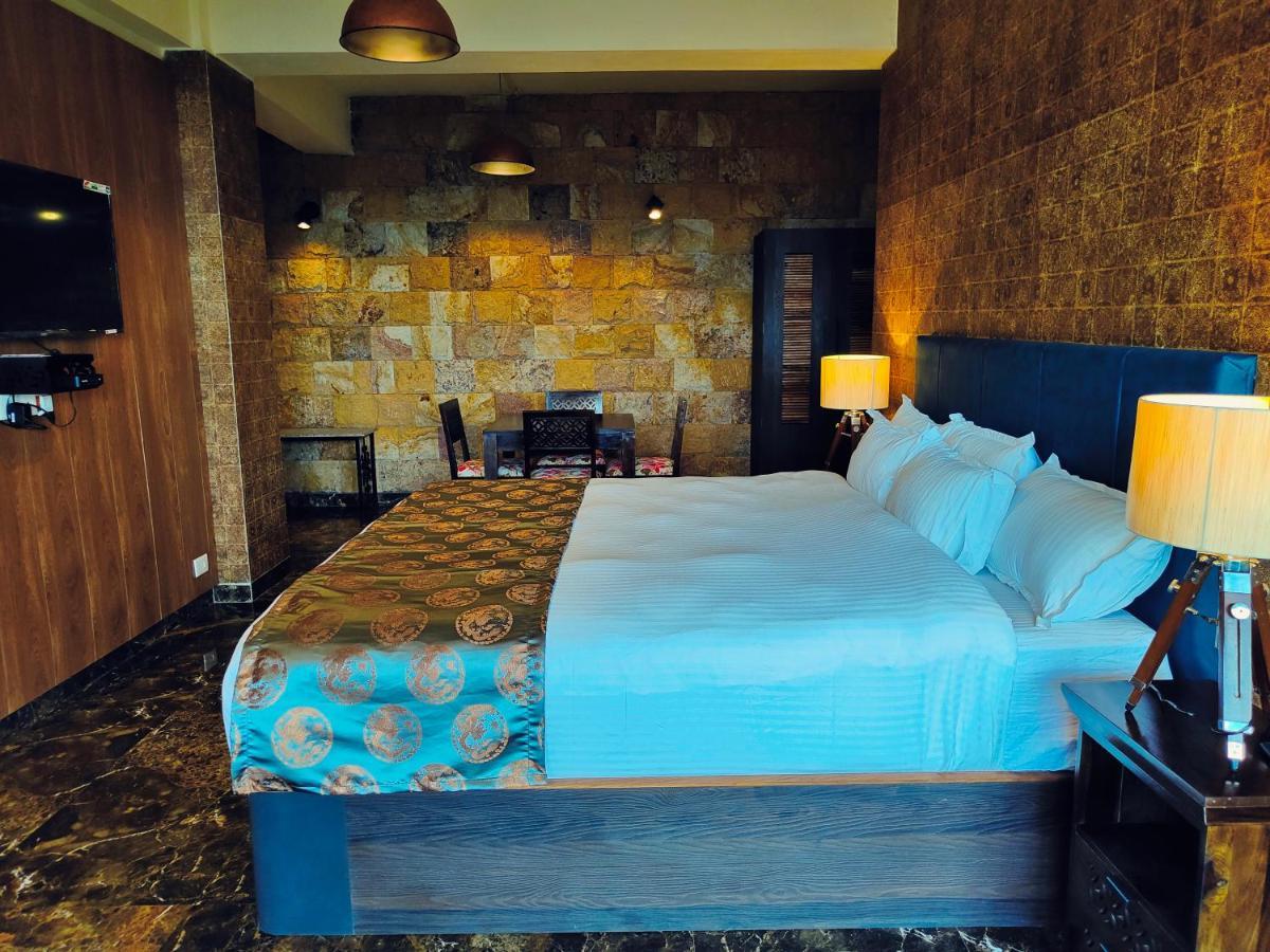 Hotel Acropolis Шиллонг Экстерьер фото