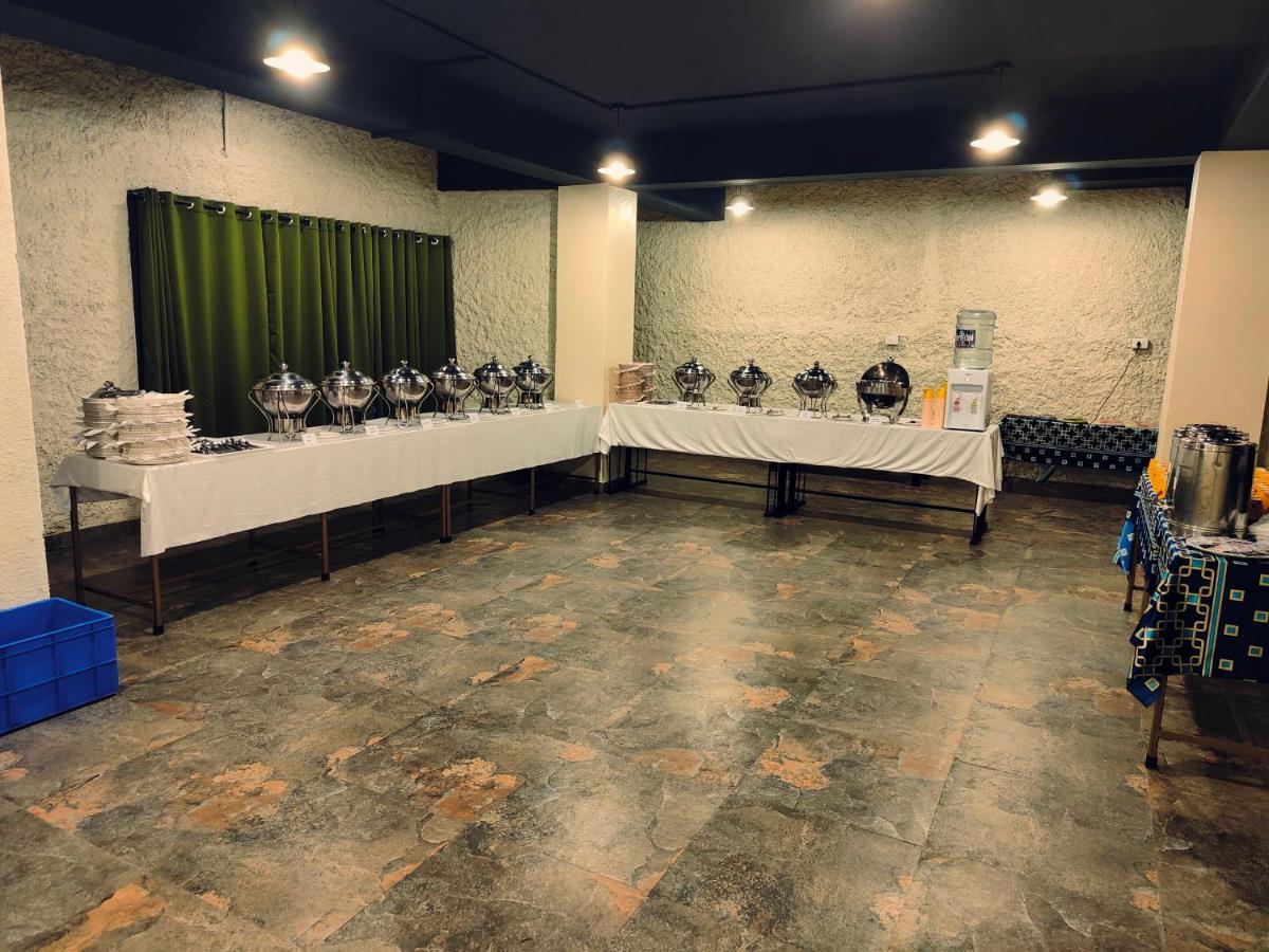 Hotel Acropolis Шиллонг Экстерьер фото