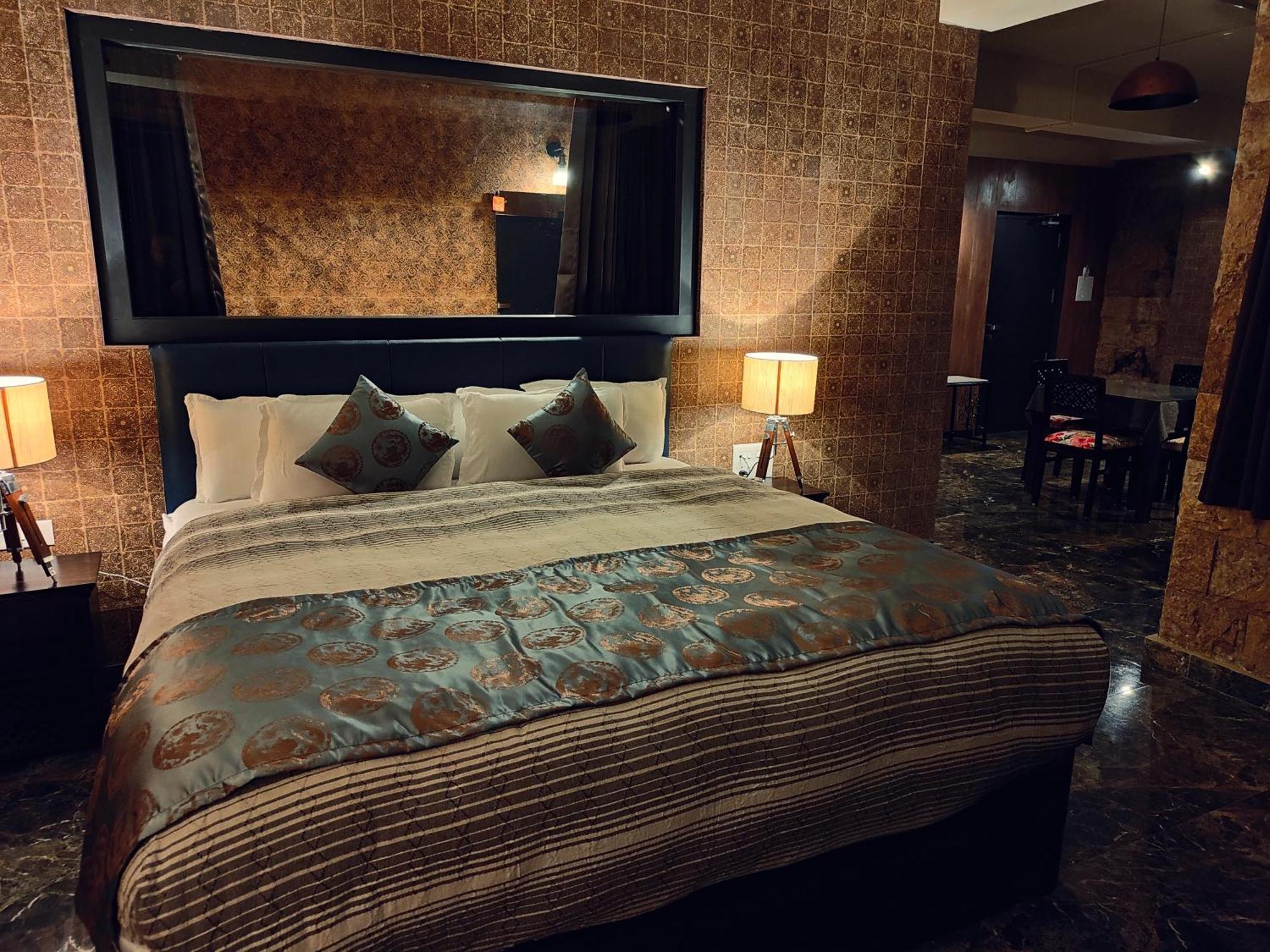 Hotel Acropolis Шиллонг Экстерьер фото