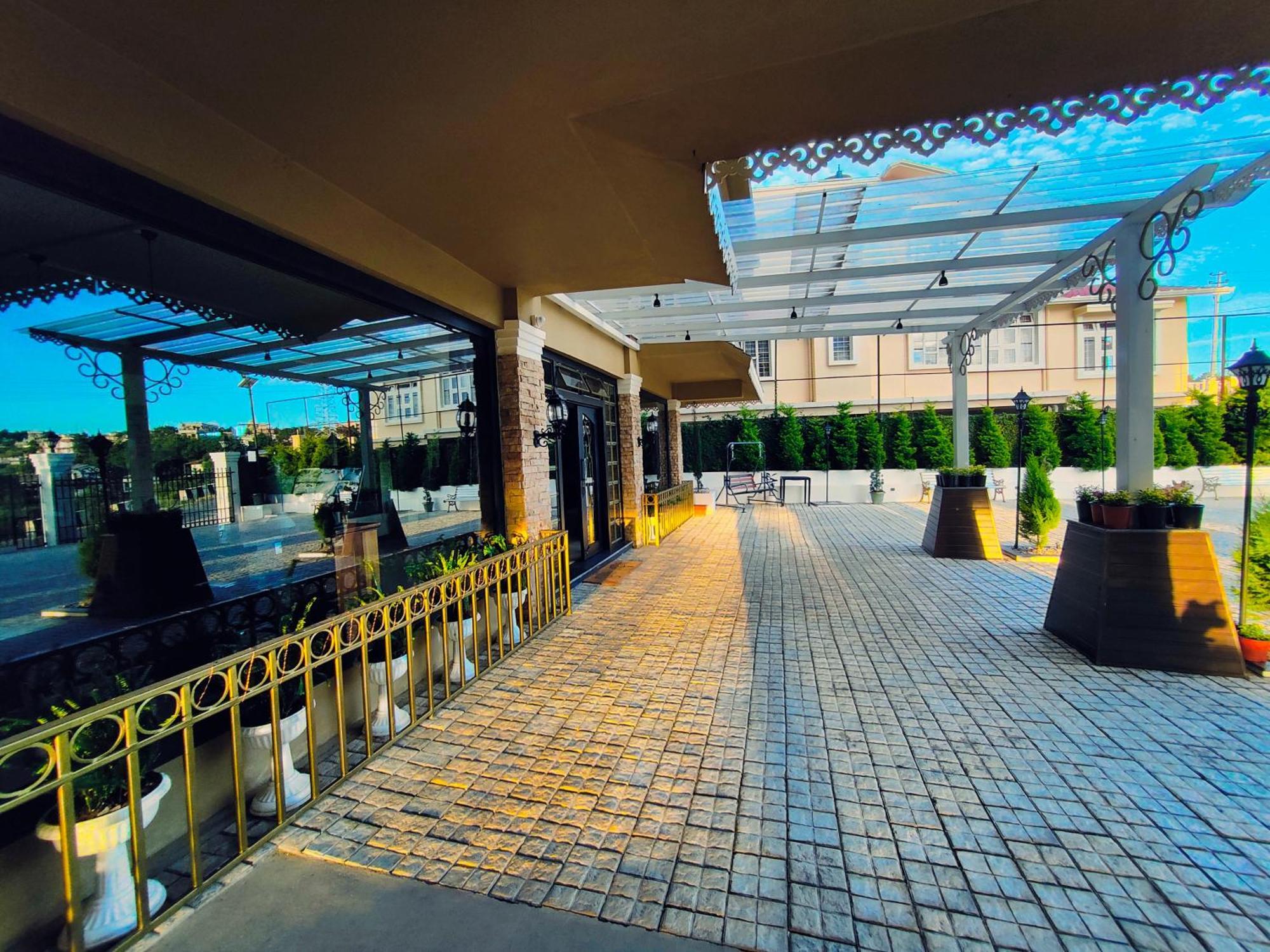 Hotel Acropolis Шиллонг Экстерьер фото