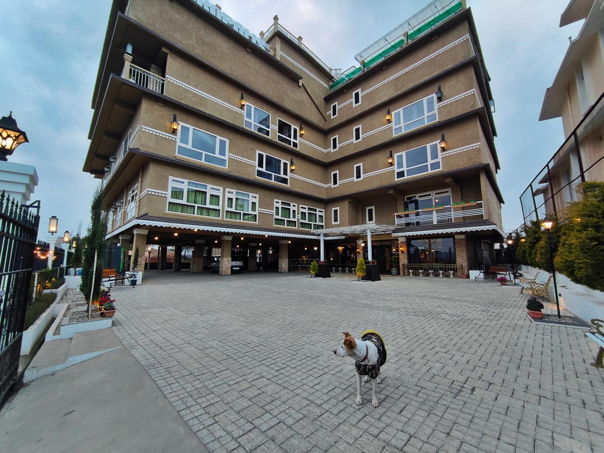 Hotel Acropolis Шиллонг Экстерьер фото